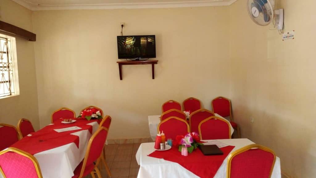 Kanberra Hotel Lira Екстер'єр фото