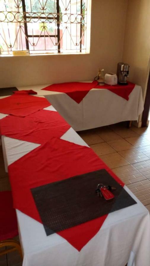Kanberra Hotel Lira Екстер'єр фото