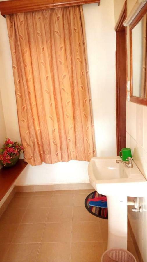 Kanberra Hotel Lira Екстер'єр фото